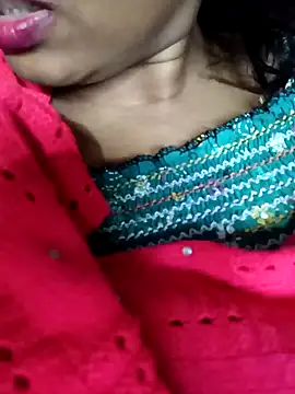 Snapshot of Wifesuman40 chatting on 01/19/25, 05:07 Wifesuman40 online show from 01/19/25, 05:07