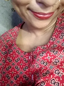 Snapshot of Wifesuman40 chatting on 03/06/25, 05:35 Wifesuman40 online show from 03/06/25, 05:35