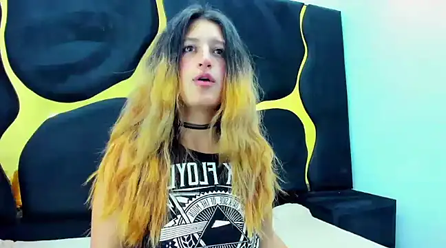 GiaRoussel online show from 02/15/25, 01:27