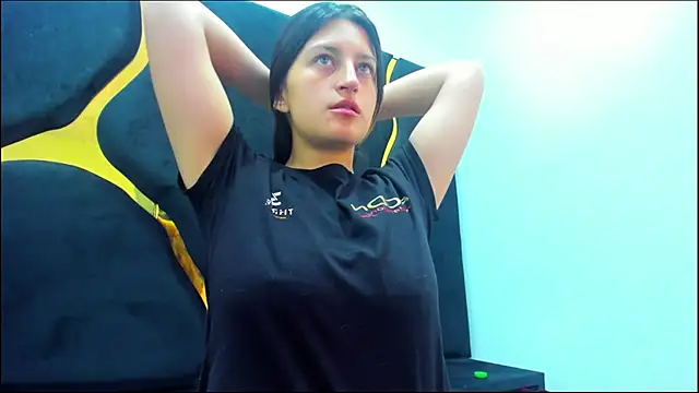 GiaRoussel online show from 02/25/25, 04:42