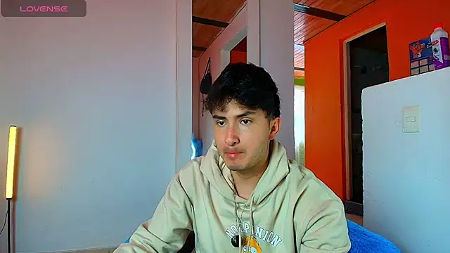 Snapshot of santyago_taylor chatting on 01/12/26, 06:35 santyago taylor online show from 01/12/26, 06:35