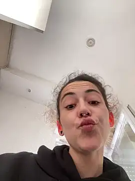 Snapshot of m1999m1 chatting on 03/25/26, 10:43 m1999m1 online show from 03/25/26, 10:43