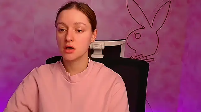 Snapshot of Fantasy_July chatting on 12/04/24, 10:13 Fantasy July online show from 12/04/24, 10:13