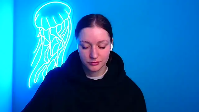 Snapshot of Fantasy_July chatting on 12/15/24, 09:45 Fantasy July online show from 12/15/24, 09:45