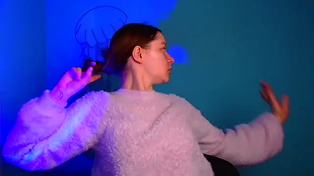 Snapshot of Fantasy_July chatting on 01/09/25, 06:48 Fantasy July online show from 01/09/25, 06:48