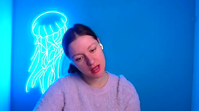 Snapshot of Fantasy_July chatting on 01/14/25, 06:45 Fantasy July online show from 01/14/25, 06:45