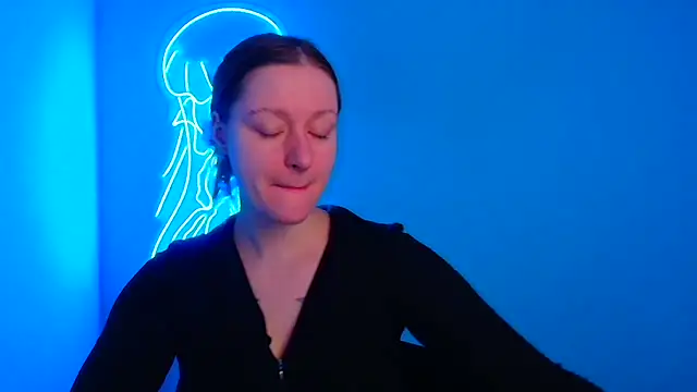 Snapshot of Fantasy_July chatting on 01/15/25, 06:54 Fantasy July online show from 01/15/25, 06:54