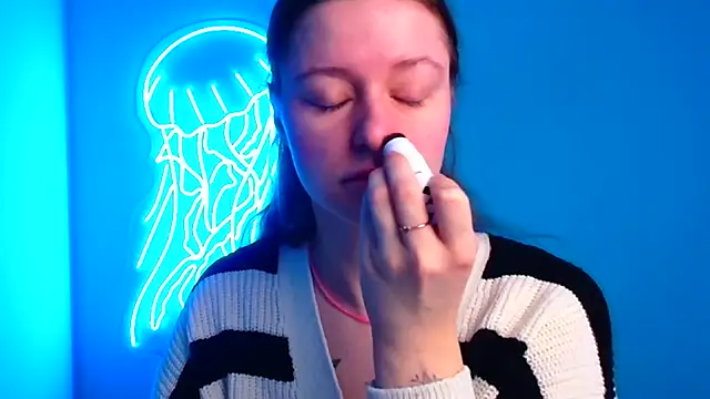 Snapshot of Fantasy_July chatting on 01/28/25, 06:27 Fantasy July online show from 01/28/25, 06:27