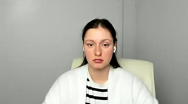 Snapshot of Fantasy_July chatting on 02/08/25, 12:39 Fantasy July online show from 02/08/25, 12:39