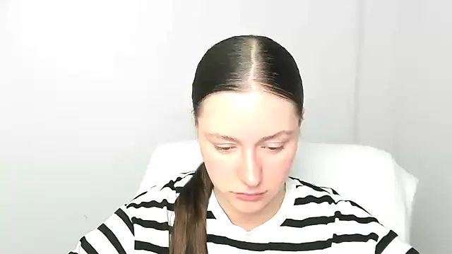 Snapshot of Fantasy_July chatting on 03/19/25, 09:49 Fantasy July online show from 03/19/25, 09:49