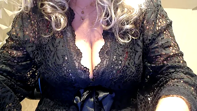 JenniLowen online show from 11/15/25, 07:16