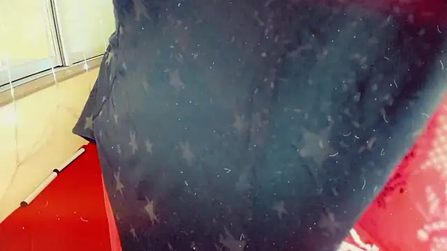 Snapshot of KlaraHoll chatting on 01/14/26, 12:27 KlaraHoll online show from 01/14/26, 12:27