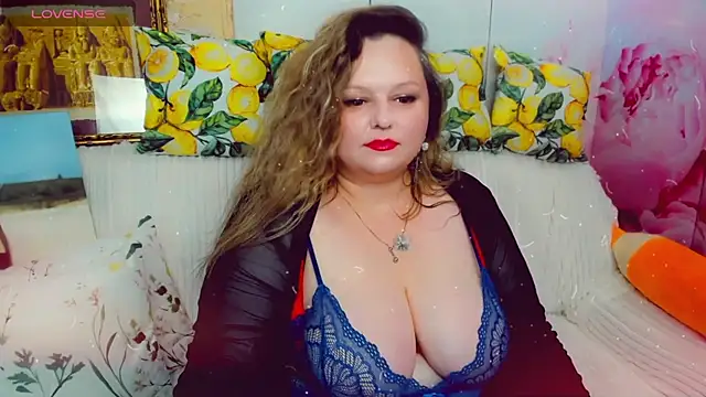 KlaraHoll online show from 06/25/26, 03:49