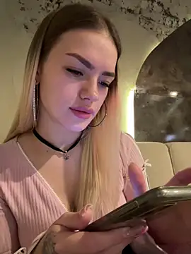 Snapshot of -Sexy_Barbie- chatting on 01/08/25, 08:38 -Sexy Barbie- online show from 01/08/25, 08:38