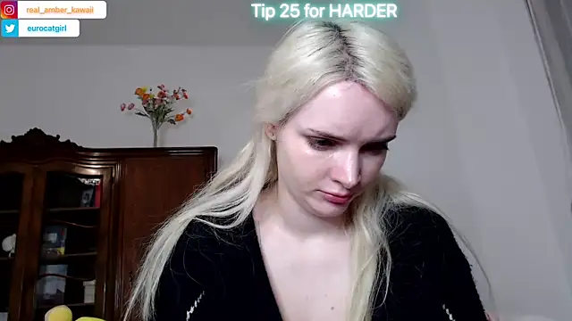 Snapshot of Amber_Kawaii chatting on 03/09/25, 08:21 Amber Kawaii online show from 03/09/25, 08:21