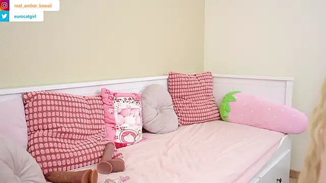 Snapshot of Amber_Kawaii chatting on 02/16/26, 05:20 Amber Kawaii online show from 02/16/26, 05:20