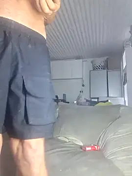 Snapshot of NICJOHNS chatting on 12/20/24, 03:47 NICJOHNS online show from 12/20/24, 03:47