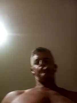 Snapshot of NICJOHNS chatting on 12/24/24, 05:05 NICJOHNS online show from 12/24/24, 05:05