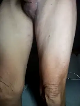 Snapshot of NICJOHNS chatting on 01/11/25, 02:09 NICJOHNS online show from 01/11/25, 02:09