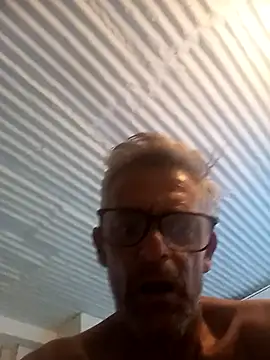 Snapshot of NICJOHNS chatting on 02/17/25, 04:15 NICJOHNS online show from 02/17/25, 04:15