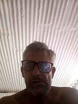 Snapshot of NICJOHNS chatting on 02/24/25, 02:26 NICJOHNS online show from 02/24/25, 02:26