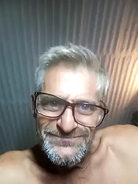 Snapshot of NICJOHNS chatting on 02/24/25, 08:36 NICJOHNS online show from 02/24/25, 08:36