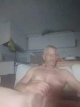 Snapshot of NICJOHNS chatting on 03/06/26, 11:34 NICJOHNS online show from 03/06/26, 11:34