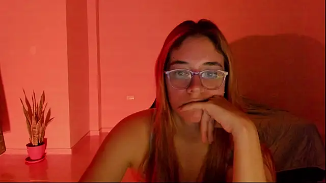 Snapshot of atenas_05_ chatting on 02/16/26, 09:49 atenas 05 online show from 02/16/26, 09:49