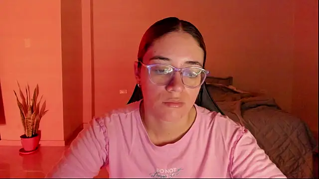 Snapshot of atenas_05_ chatting on 02/19/26, 09:27 atenas 05 online show from 02/19/26, 09:27