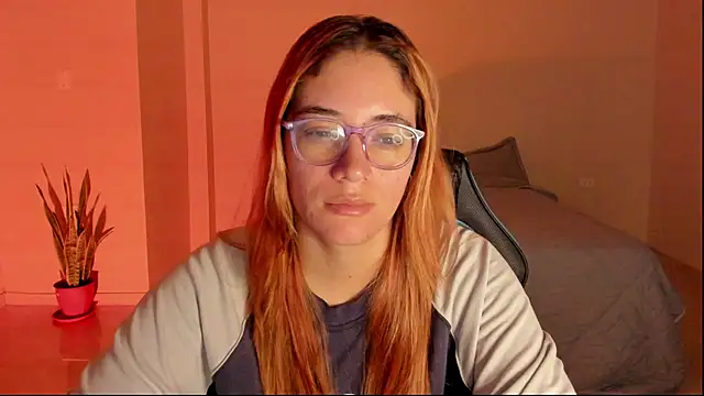 Snapshot of atenas_05_ chatting on 02/21/26, 09:32 atenas 05 online show from 02/21/26, 09:32