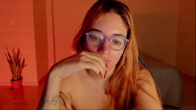 Snapshot of atenas_05_ chatting on 02/26/26, 09:30 atenas 05 online show from 02/26/26, 09:30