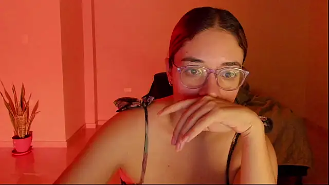 Snapshot of atenas_05_ chatting on 03/04/26, 09:26 atenas 05 online show from 03/04/26, 09:26