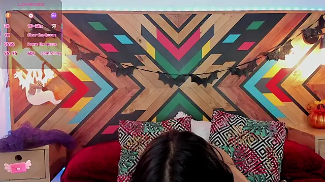 NaiirobiSwan online show from 10/30/25, 07:36