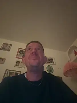 Snapshot of mrwright878787 chatting on 09/12/25, 07:47 mrwright878787 online show from 09/12/25, 07:47