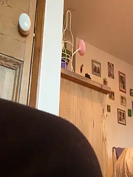 Snapshot of mrwright878787 chatting on 11/21/25, 02:49 mrwright878787 online show from 11/21/25, 02:49