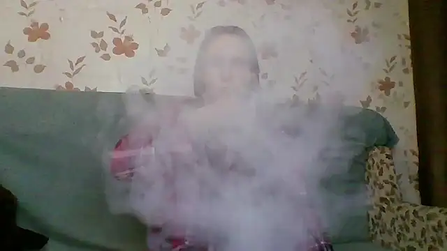 Snapshot of catt_kat chatting on 10/22/25, 12:27 catt kat online show from 10/22/25, 12:27