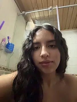 Snapshot of paulette_dupont chatting on 04/04/26, 02:21 paulette dupont online show from 04/04/26, 02:21