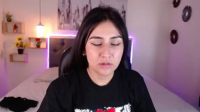 mia aira online show from 12/13/24, 08:37