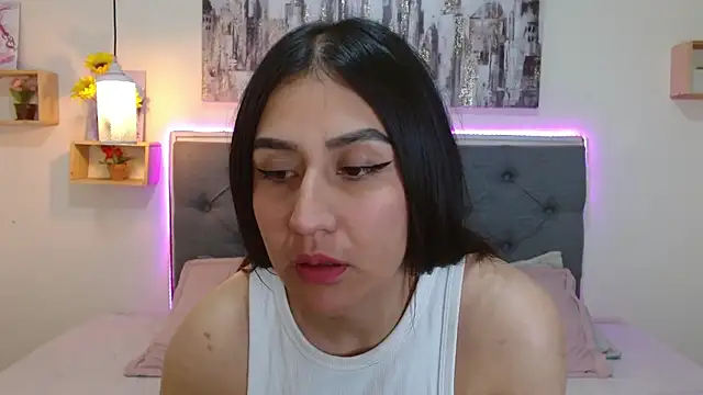 mia aira online show from 09/10/25, 03:12