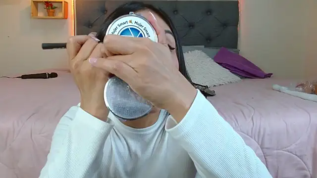 mia aira online show from 11/23/25, 03:45