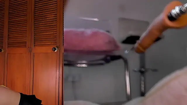 zoe backer online show from 12/17/25, 11:27