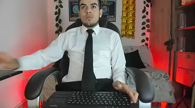 Snapshot of mikee_scooth chatting on 01/11/25, 11:12 mikee scooth online show from 01/11/25, 11:12