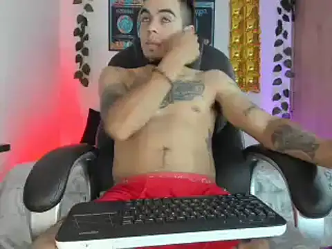 Snapshot of mikee_scooth chatting on 02/06/25, 07:45 mikee scooth online show from 02/06/25, 07:45