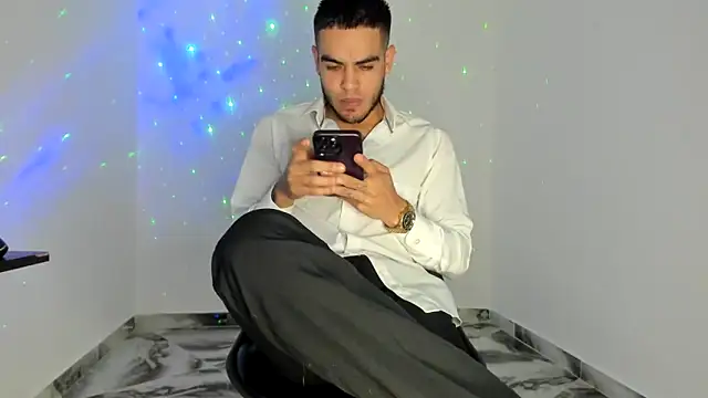 Snapshot of mikee_scooth chatting on 04/10/26, 10:03 mikee scooth online show from 04/10/26, 10:03