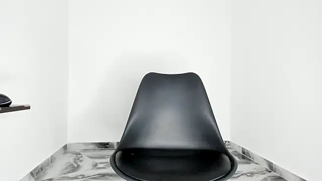 Snapshot of mikee_scooth chatting on 04/15/26, 04:03 mikee scooth online show from 04/15/26, 04:03