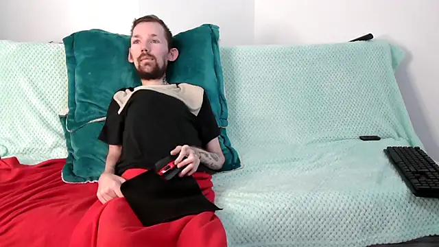 Snapshot of Sophia_and_Thomas chatting on 11/08/25, 10:52 Sophia and Thomas online show from 11/08/25, 10:52