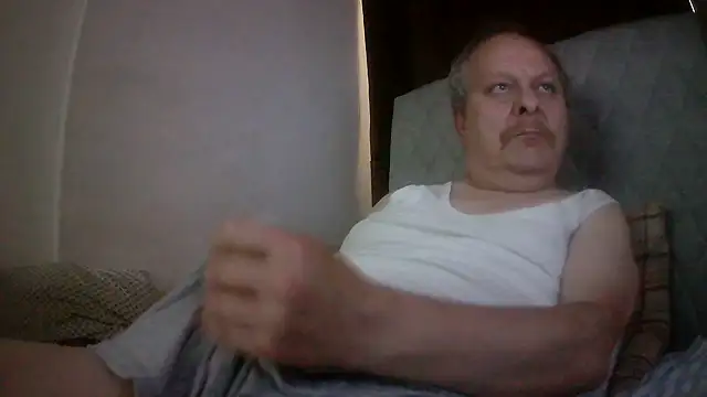 Snapshot of amylrmm1903 chatting on 06/14/26, 03:58 amylrmm1903 online show from 06/14/26, 03:58