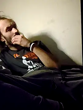 Snapshot of harterdome chatting on 10/29/25, 12:24 harterdome online show from 10/29/25, 12:24