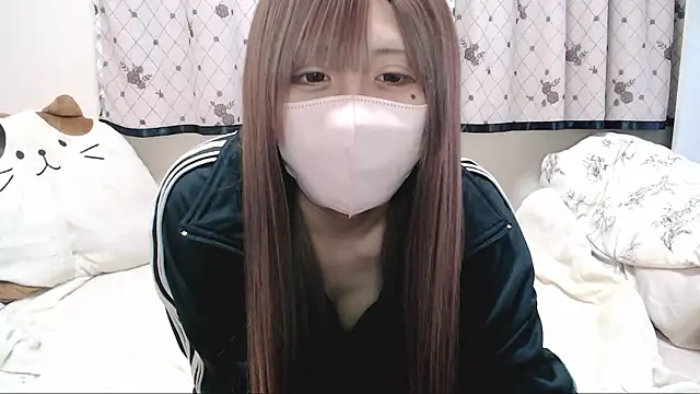 Snapshot of _hiyor_ chatting on 12/19/25, 06:04 hiyor online show from 12/19/25, 06:04