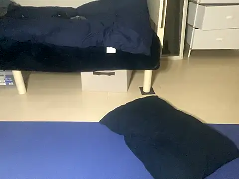 Snapshot of mel__mel chatting on 10/07/25, 02:47 mel mel online show from 10/07/25, 02:47